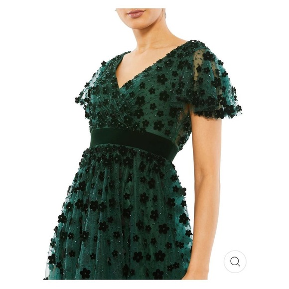 PETITE EMBELLISHED BUTTERFLY SLEEVE VELVET HEM MIDI DRESS Emerald Size 6 NWT - Picture 2 of 12